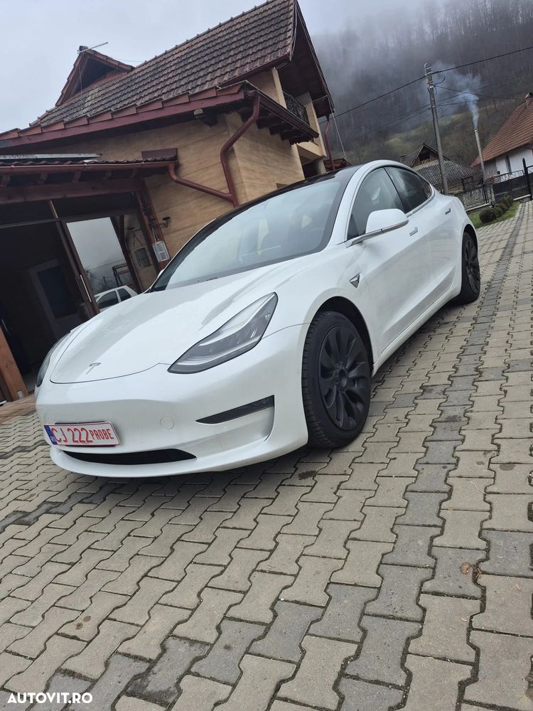 Tesla Model 3 - 2
