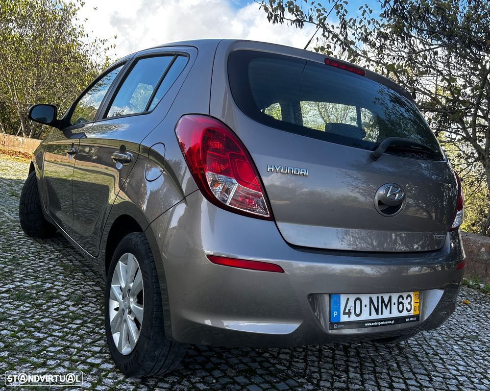 Hyundai i20 1.1 CRDi Urban - 8