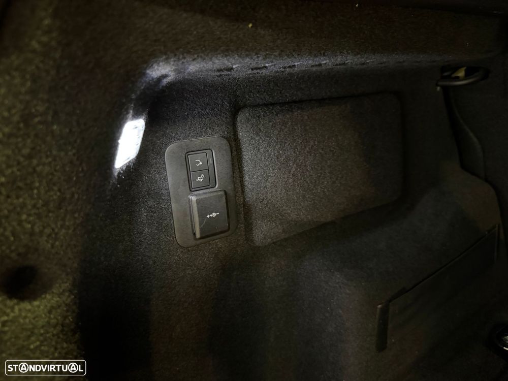 Land Rover Range Rover Evoque P300e R-Dynamic SE - 47