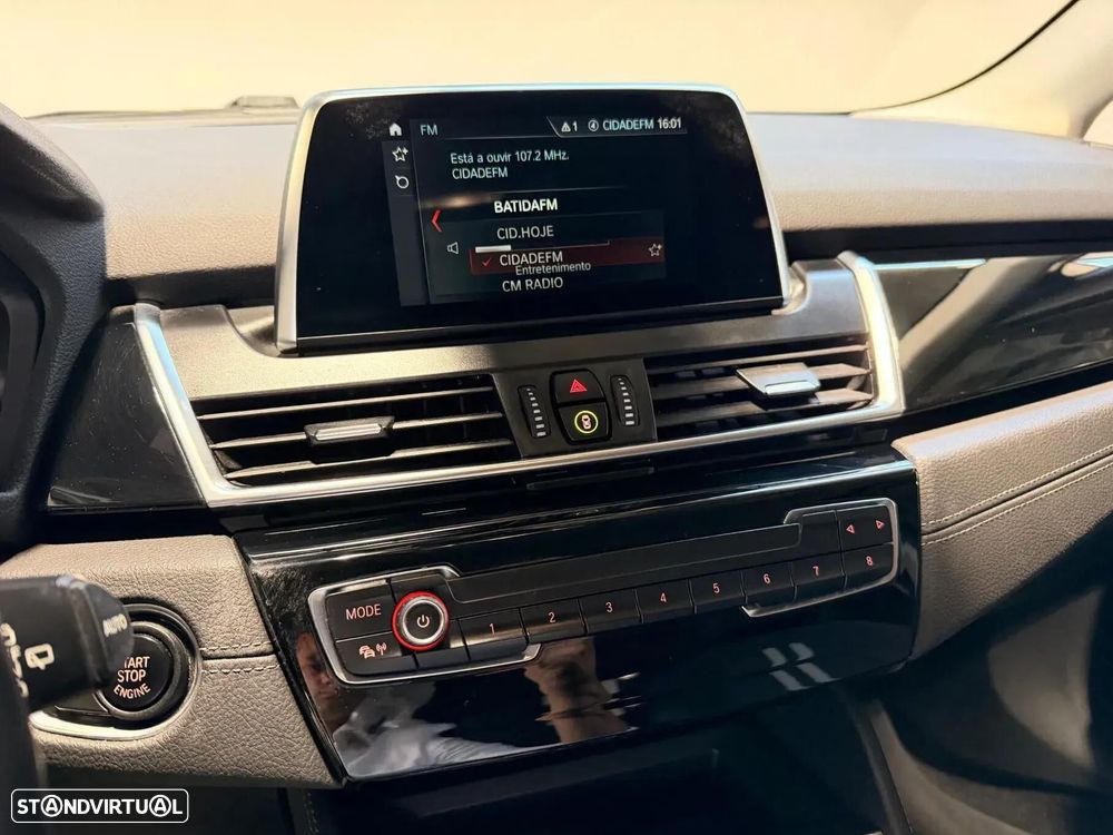BMW 216 Active Tourer d Line Sport Auto — fotografia 6