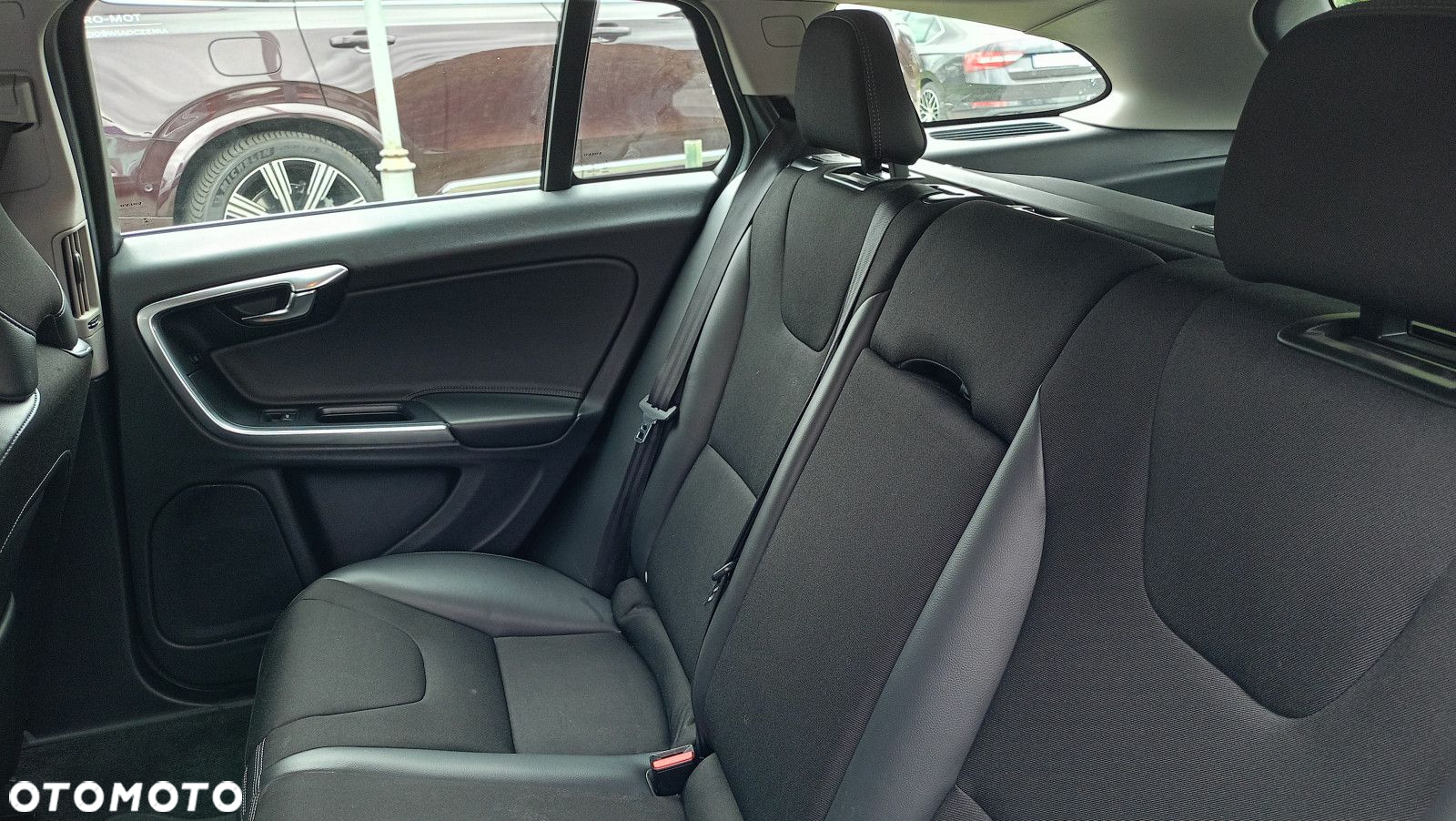 Volvo V60 D4 Drive-E Momentum - 15