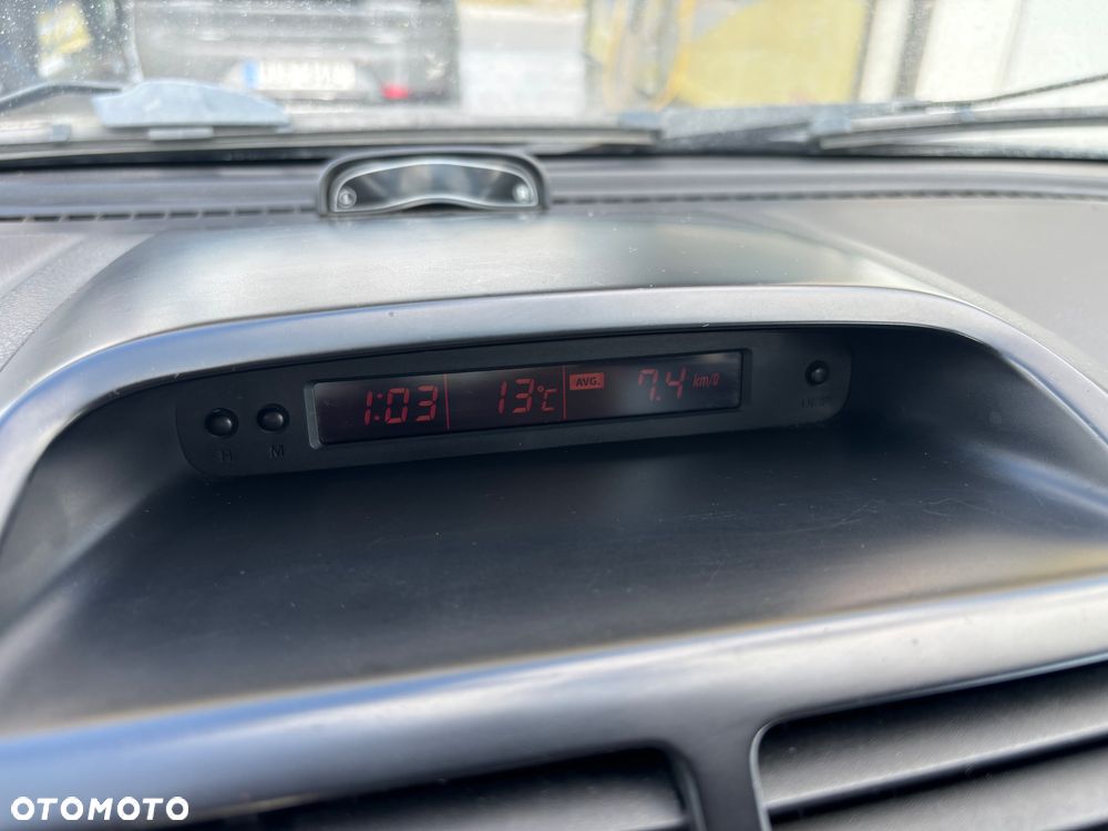Suzuki Grand Vitara 2.0 De luxe - 22