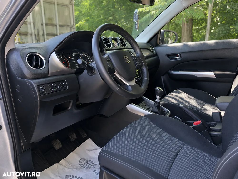 Suzuki Vitara 1.4 Boosterjet MHEV Passion - 9