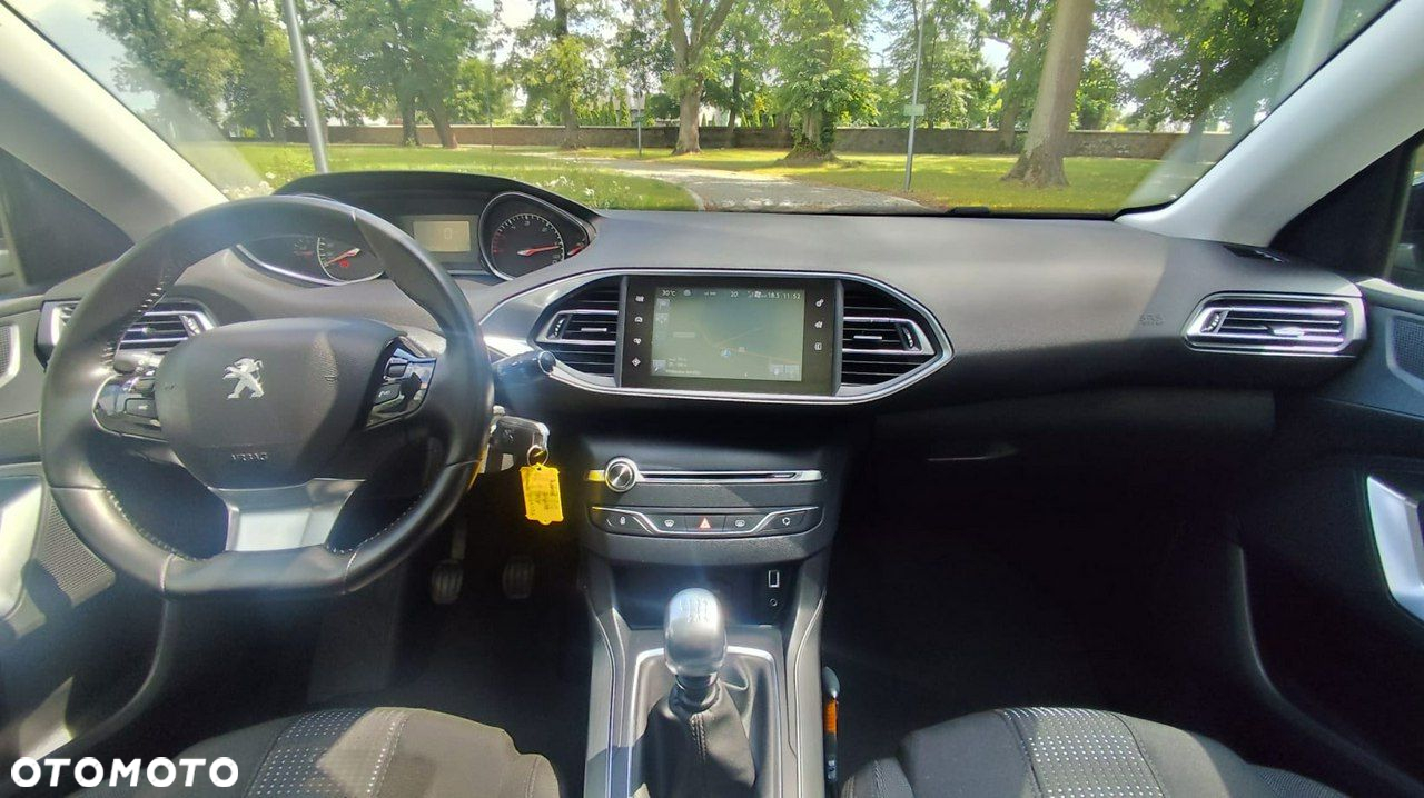 Peugeot 308 SW BlueHDi 120 Stop & Start Business-Line - 13