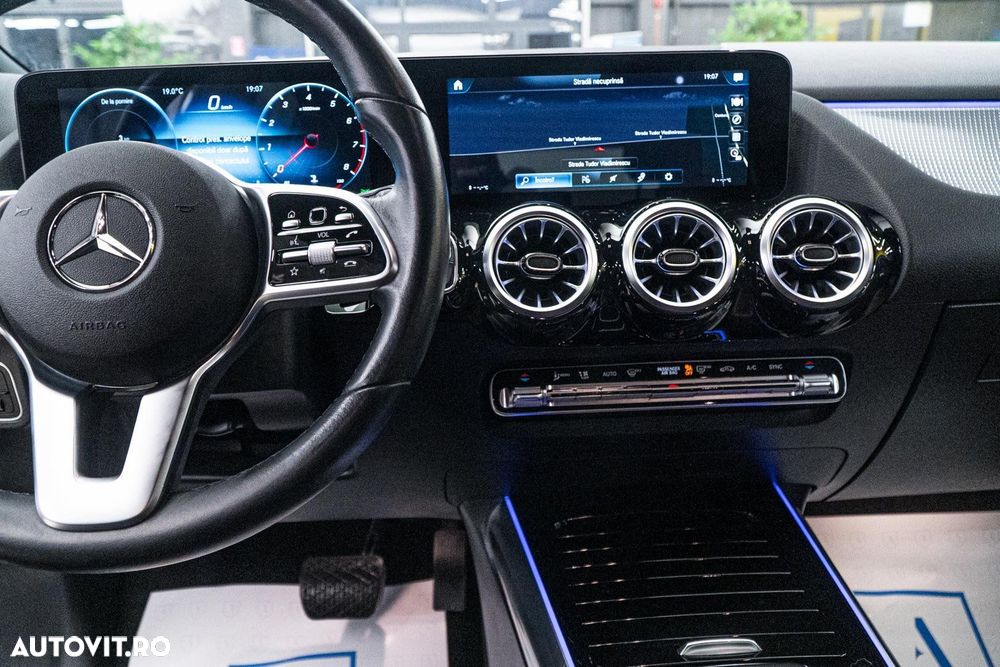 Mercedes-Benz GLA 250 4MATIC 8G-DCT Special Edition - 25