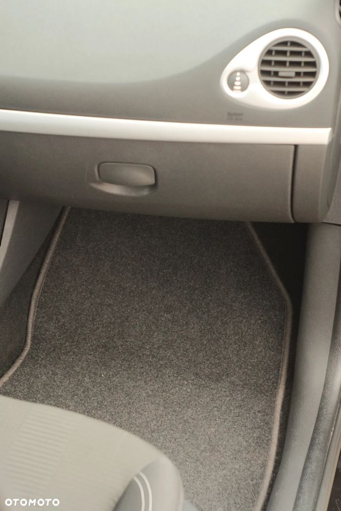 Renault Clio 1.2 16V Expression - 26