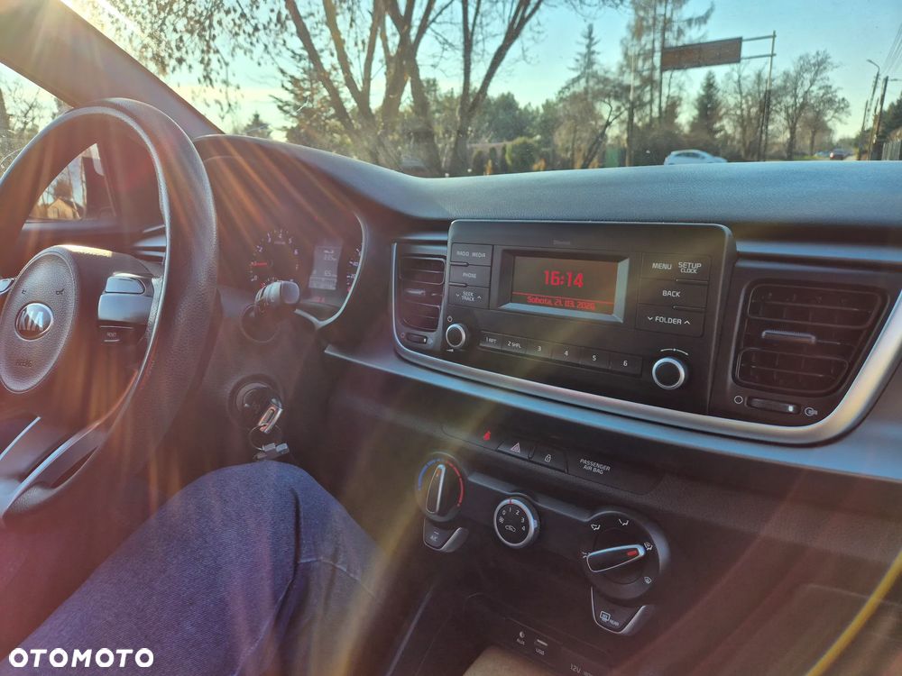 Kia Rio 1.2 M - 11