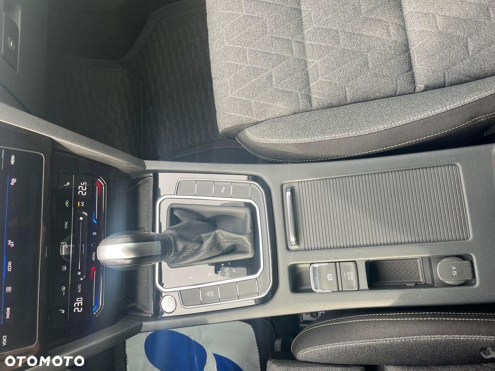 Volkswagen Passat - 31