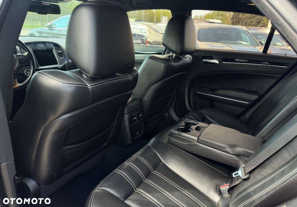 Chrysler 300s - 14