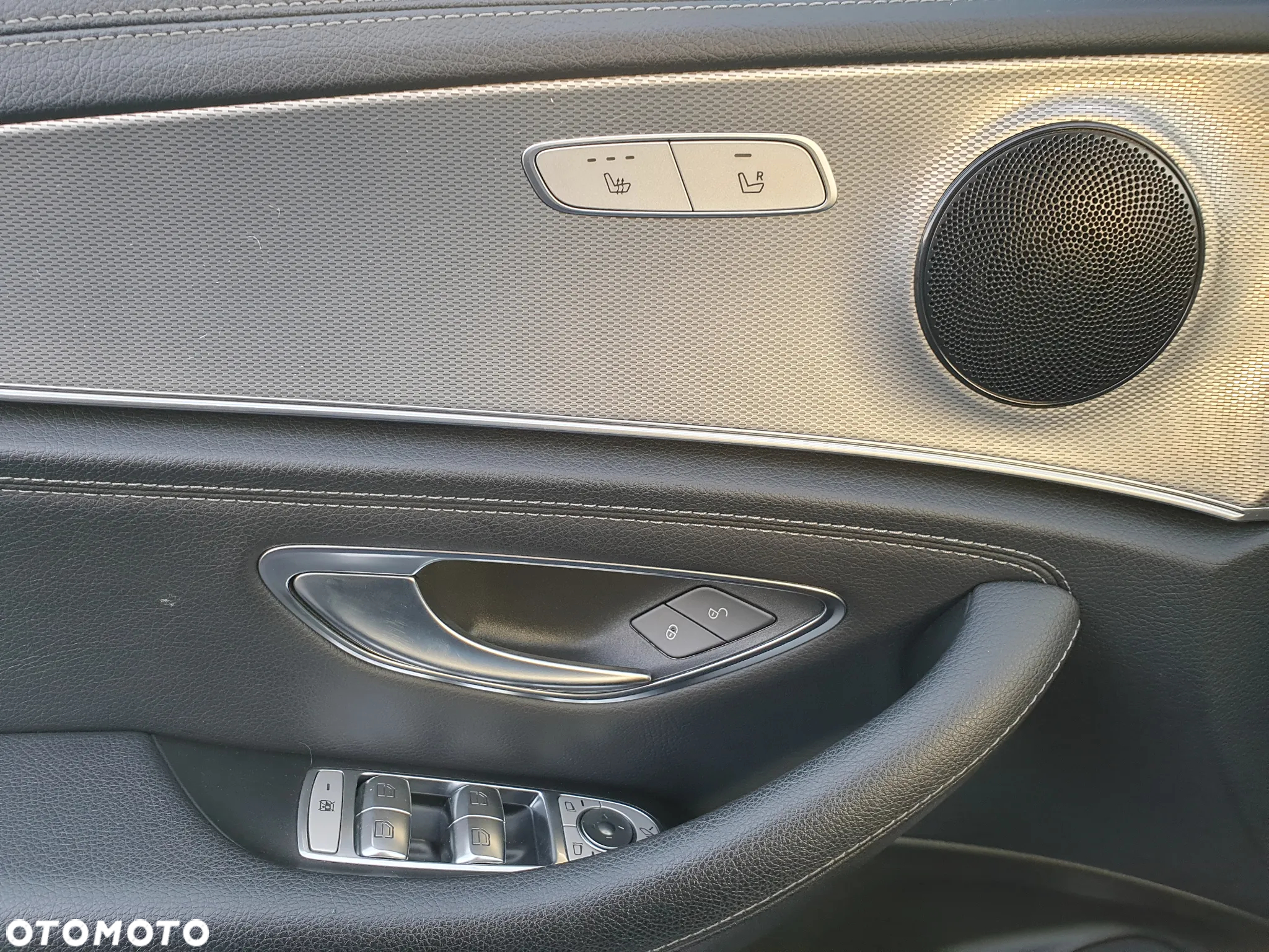 Mercedes-Benz Klasa E 400 d 4-Matic 9G-TRONIC - 21