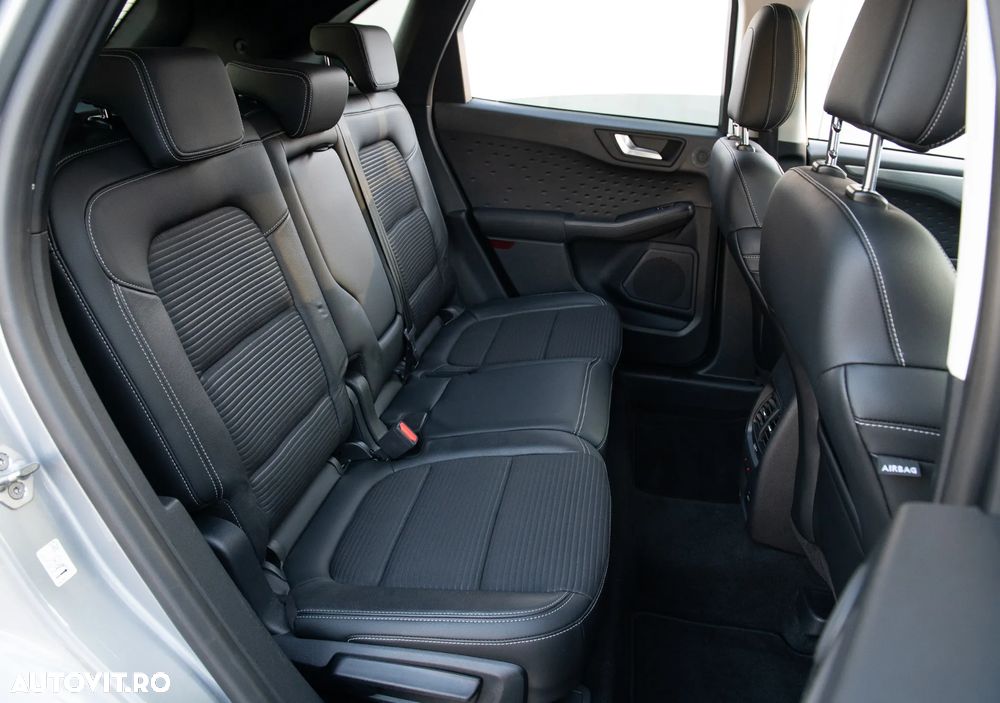 Ford Kuga - 31