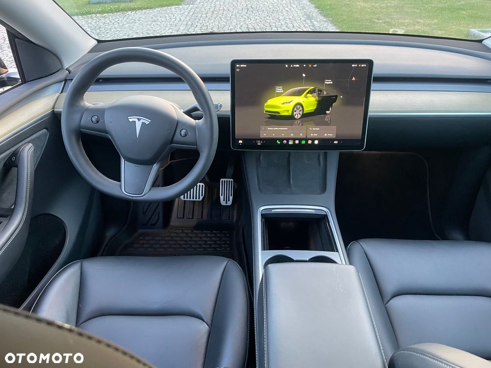 Tesla Model Y Long Range Dual Motor AWD - 11