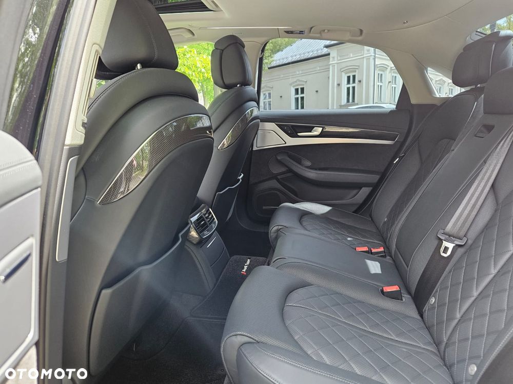 Audi S8 - 10