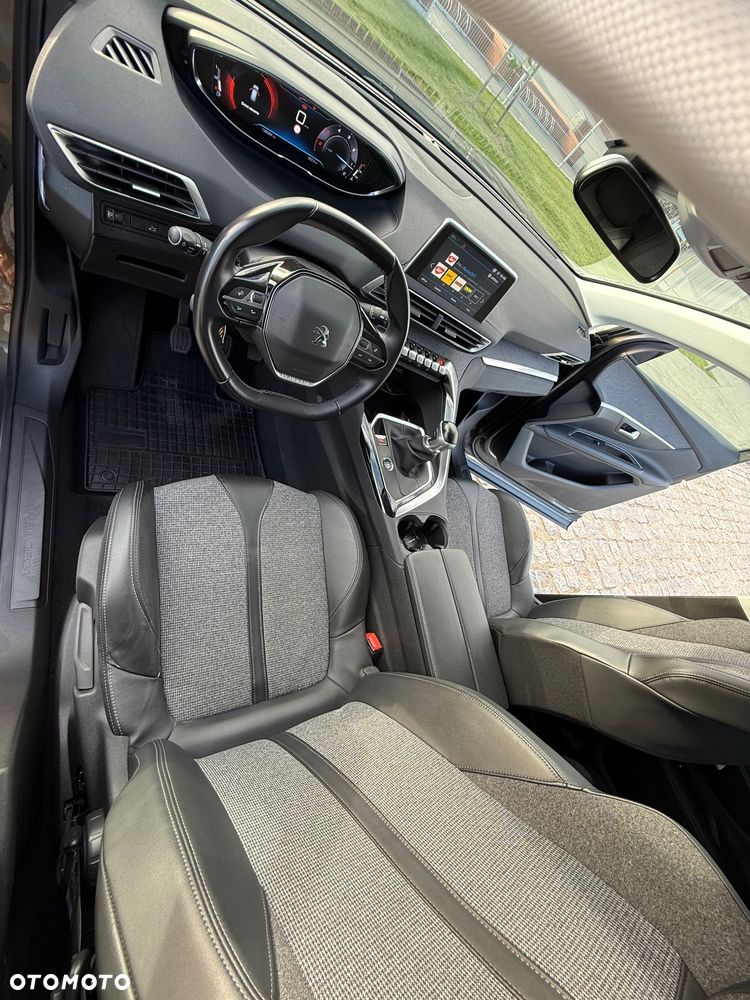 Peugeot 3008 1.5 BlueHDi Allure S&S - 21