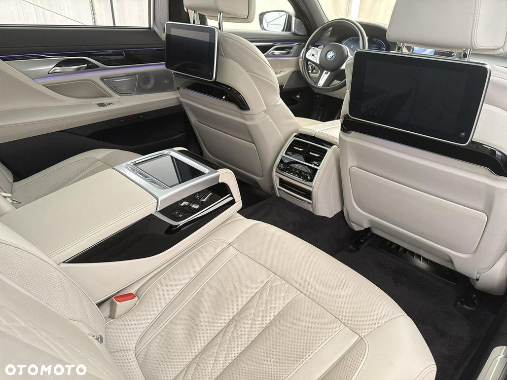 BMW Seria 7 - 24