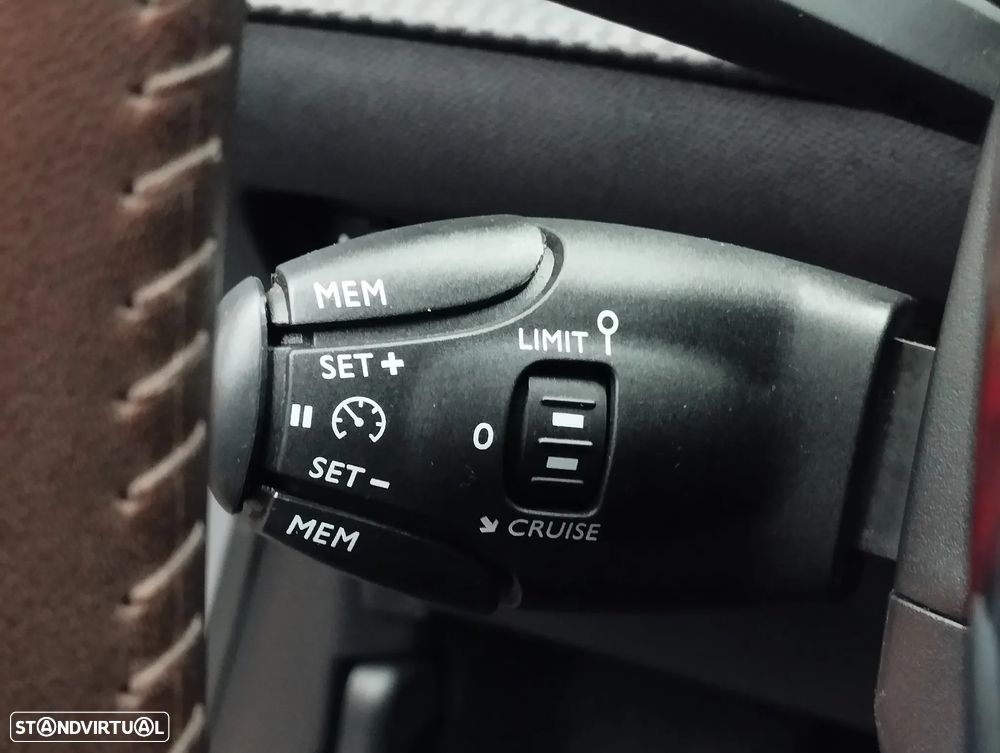 Peugeot 208 1.2 PureTech Active Pack - 20