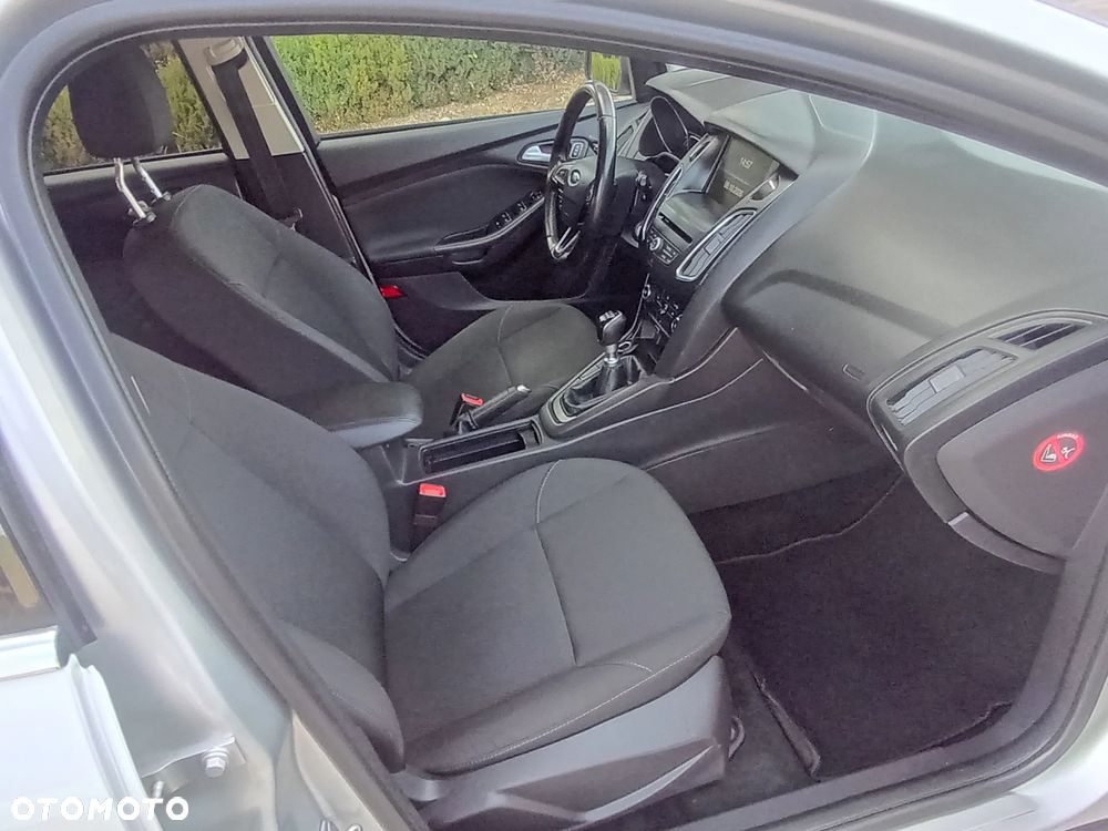 Ford Focus - 24
