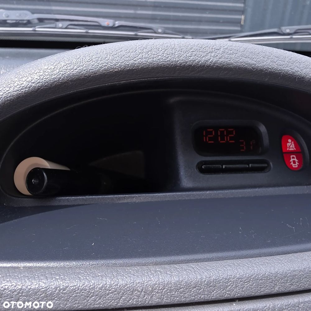 Renault Clio - 10