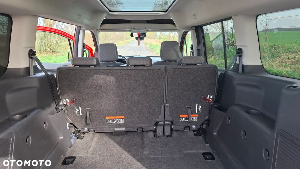 Ford Tourneo Connect Grand - 11