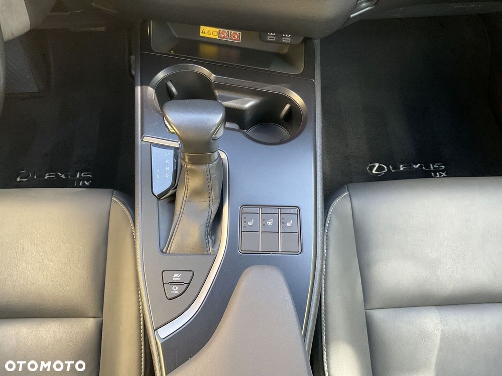 Lexus UX 250h GPF F Sport Design 2WD - 27
