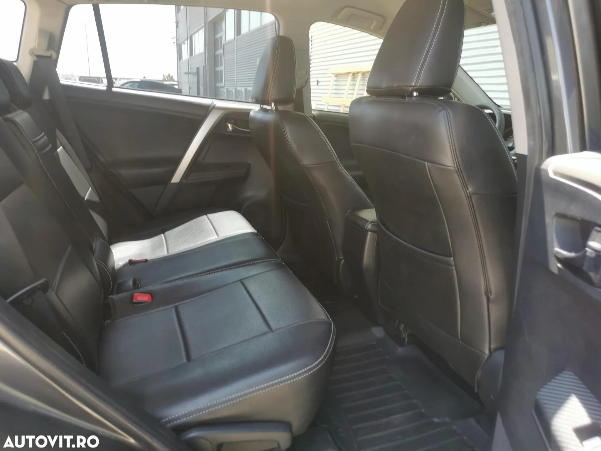 Toyota RAV4 2.0 D-4D 2WD Comfort - 14