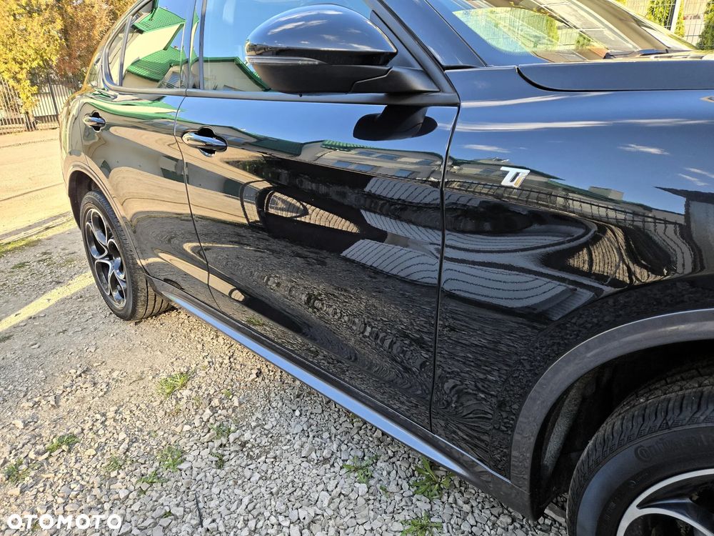 Alfa Romeo Stelvio 2.0 Turbo 16V AT8-Q4 Ti - 5