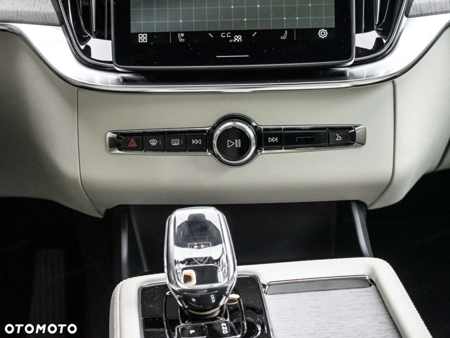 Volvo XC 90 B5 B AWD Ultra Dark 7os - 13