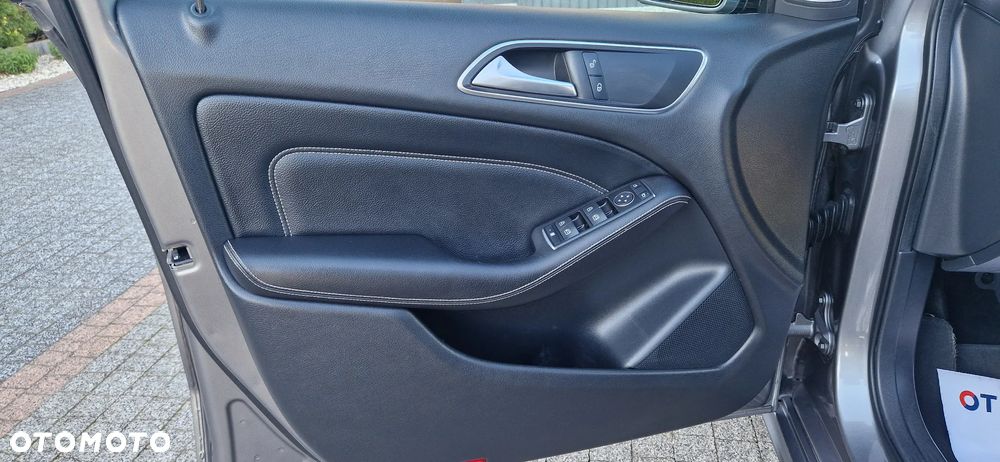 Mercedes-Benz Klasa B 180 7G-DCT Edition - 12