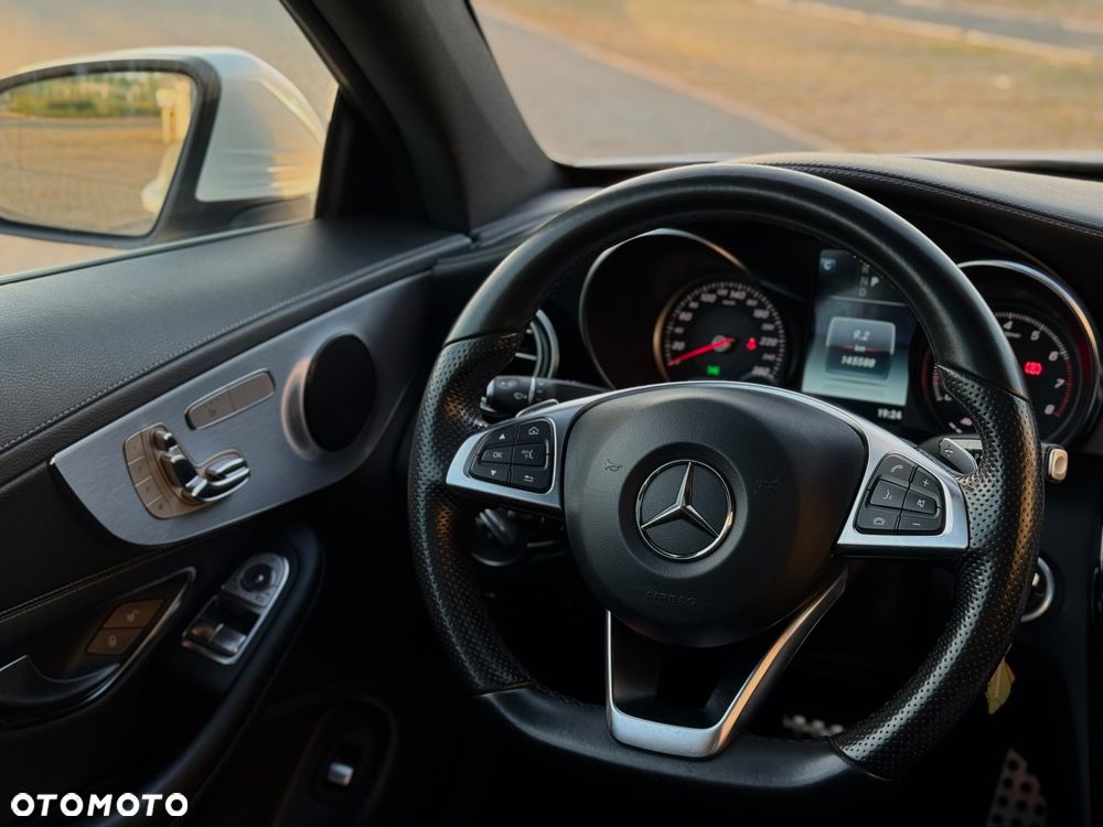 Mercedes-Benz Klasa C 200 4-Matic 9G-Tronic - 16