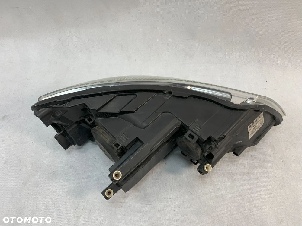 Skoda Octavia 2 II FL 08-12r Reflektor lewy lampa lewa Lift soczewka - 2