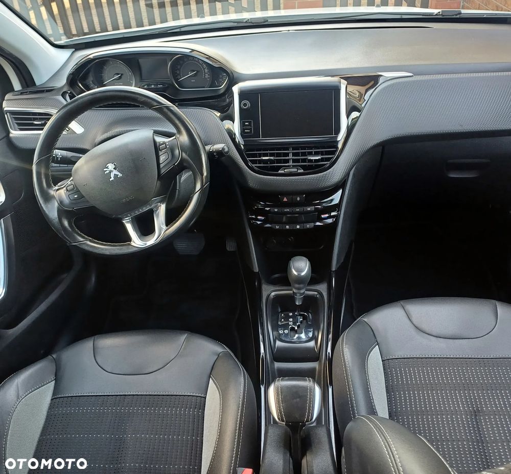 Peugeot 2008 - 8