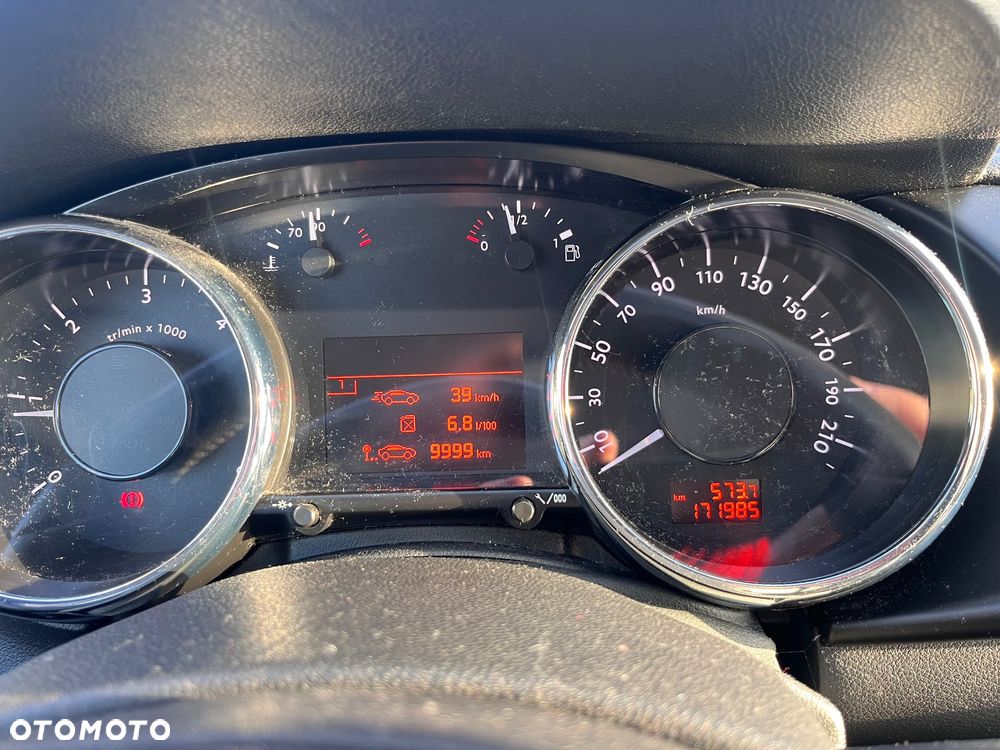 Peugeot 3008 HDi 115 Active - 7