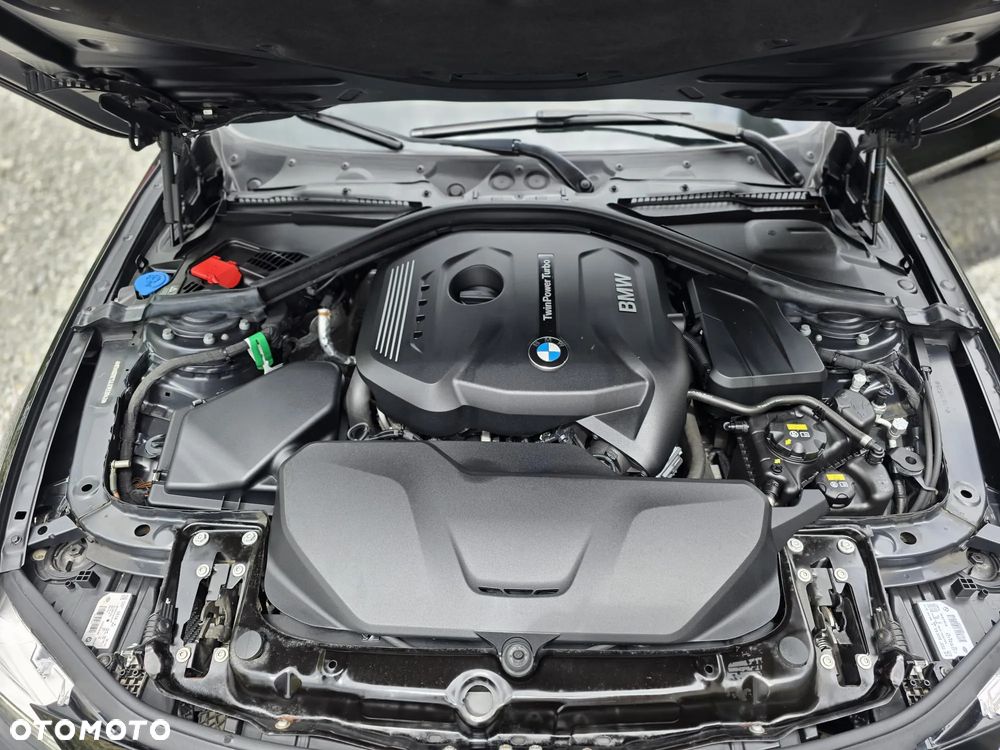 BMW Seria 3 330i GPF xDrive Sport Line - 16