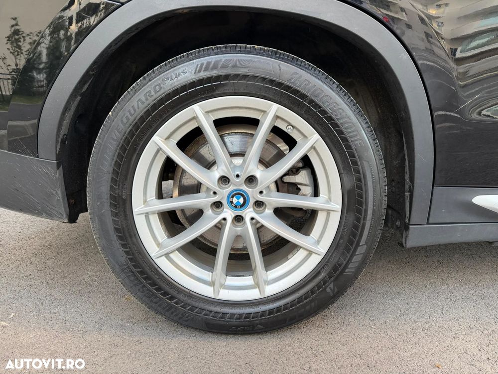 BMW X3 xDrive30e AT PHEV - 8