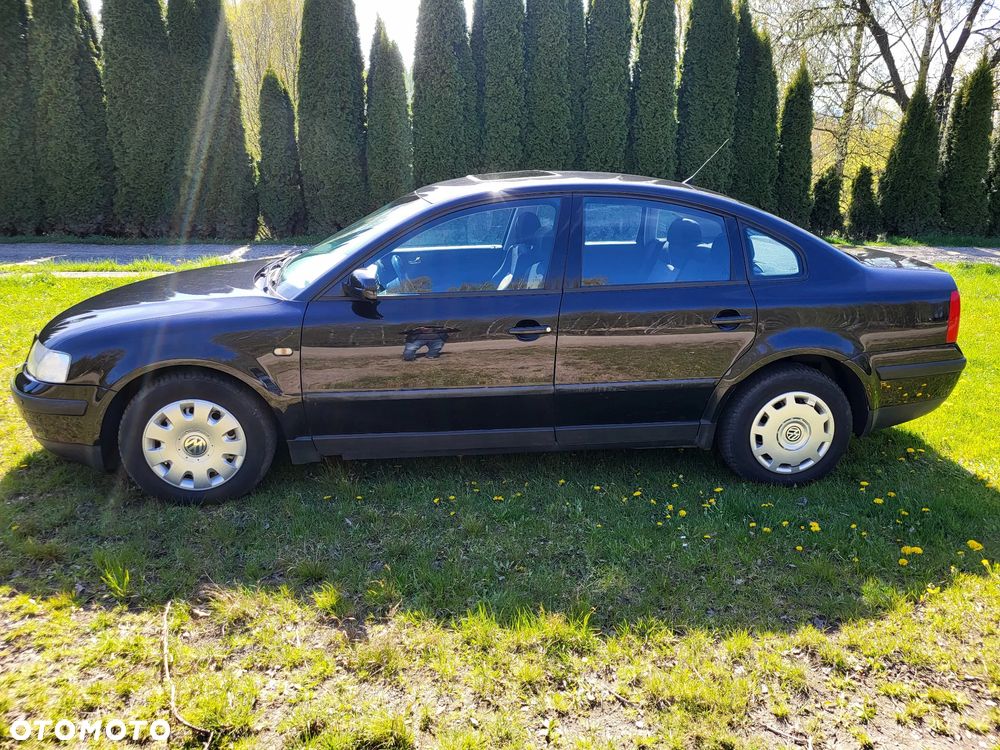 Volkswagen Passat - 4