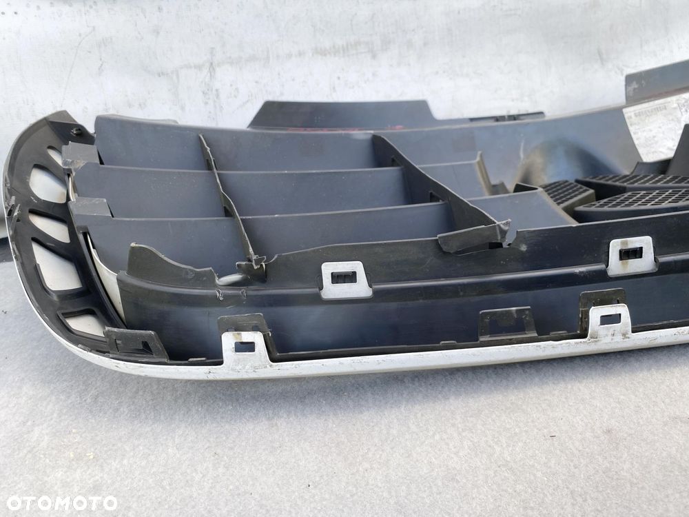 SPRINTER 907 910 17- ATRAPA GRILL PRZEDNI MASKOWNICA PRZÓD Z RAMKĄ BIAŁĄ - 15