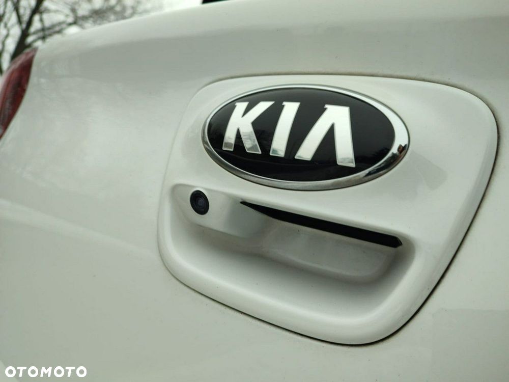 Kia Rio - 25