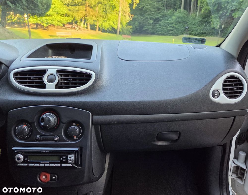 Renault Clio 1.2 16V Alize - 14