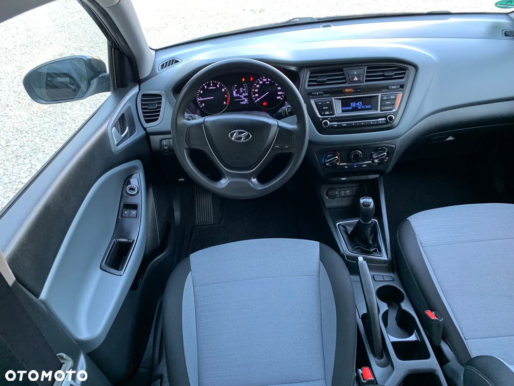 Hyundai i20 1.2 Fifa World Cup Edition - 30