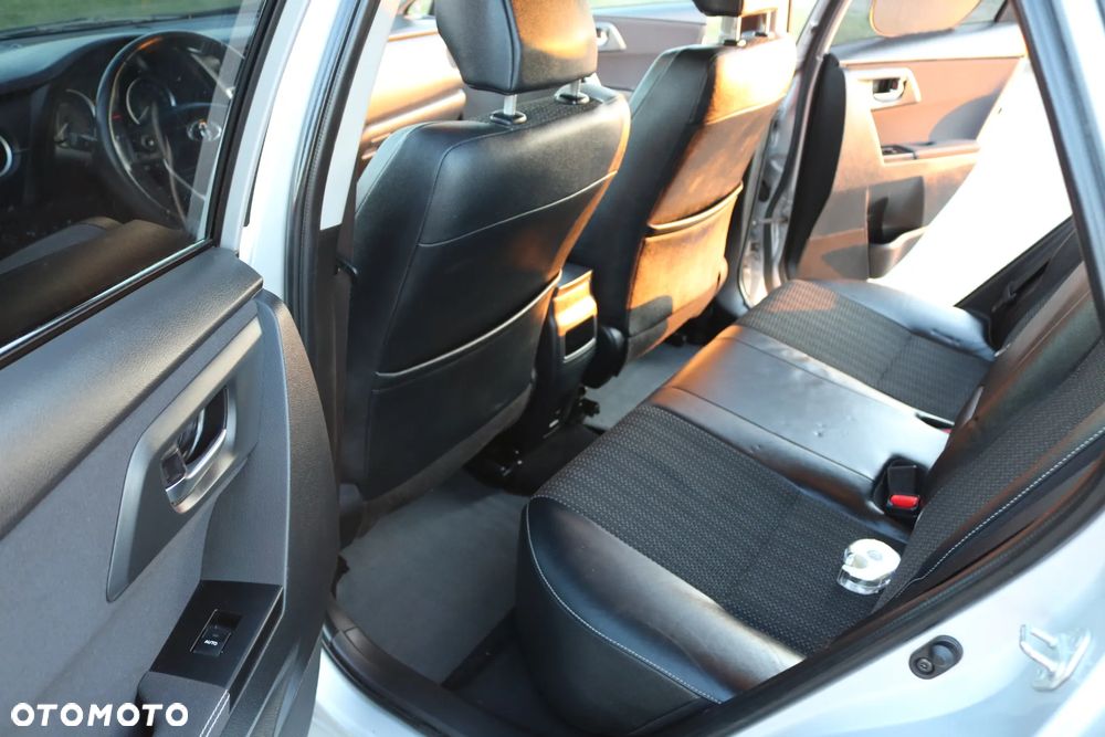 Toyota Auris 2.0 D-4D Prestige - 18