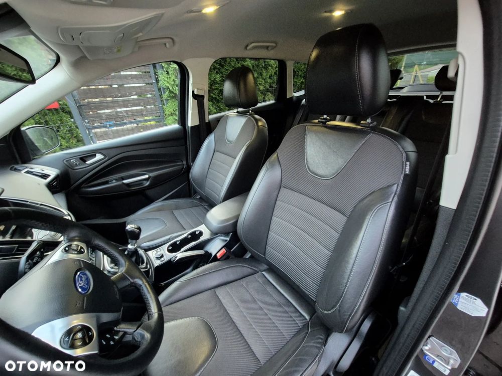 Ford Kuga 2.0 TDCi 2x4 Titanium - 22