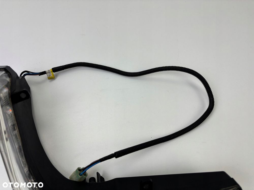 Przednia prawa lampa postojowa LED TGB Blade 550 600 Oryginał - 5