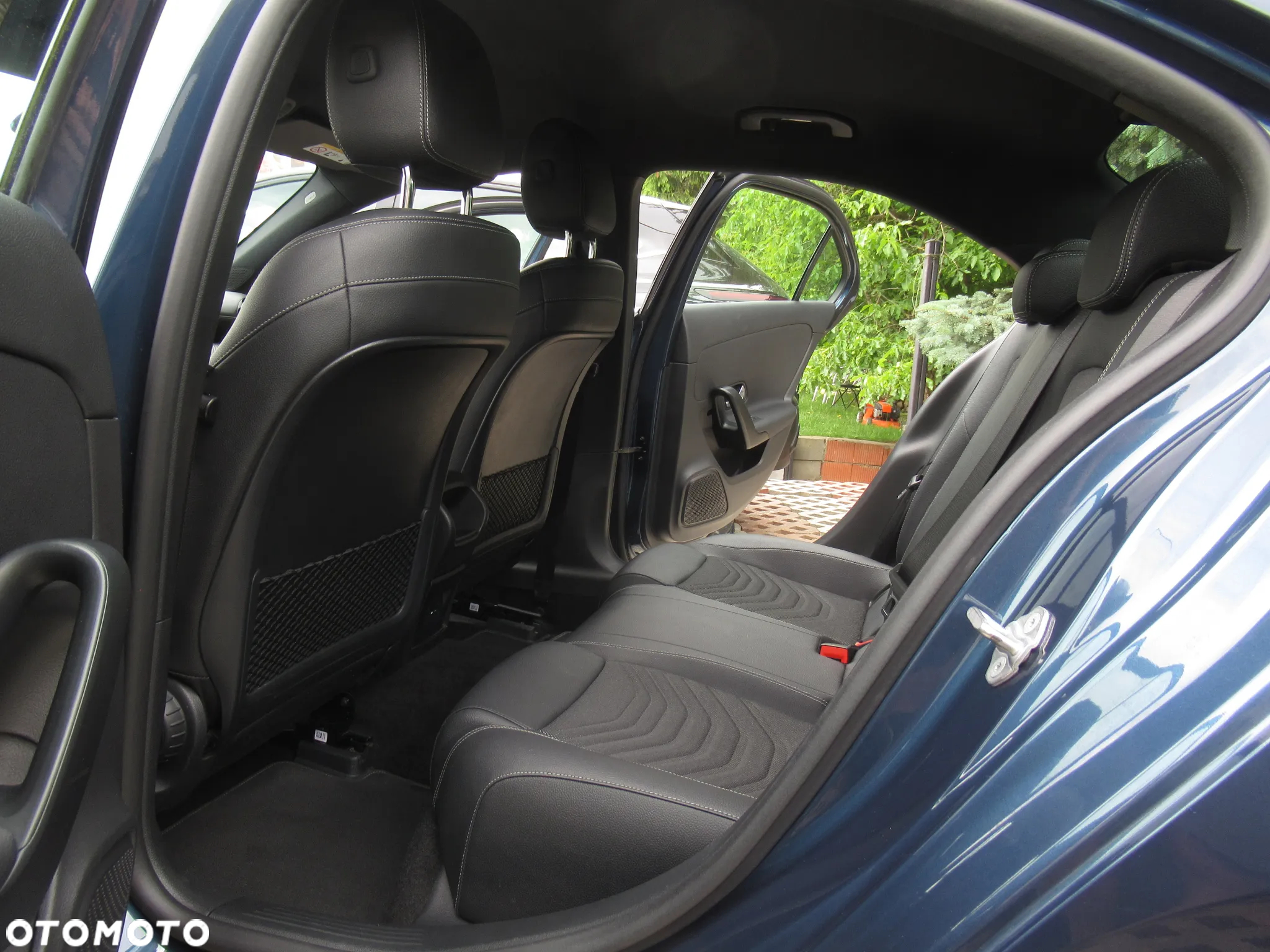 Mercedes-Benz Klasa A 180 7G-DCT - 8