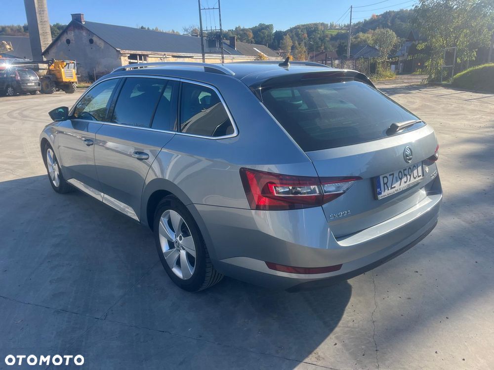 Skoda Superb 2.0 TDI L&K DSG - 5