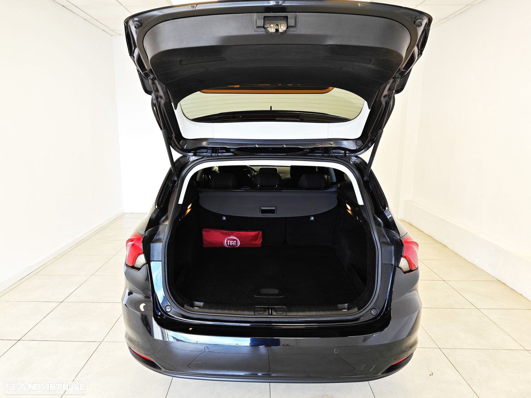 Fiat Tipo Station Wagon 1.6 M-Jet Lounge Tech J17 DCT - 25