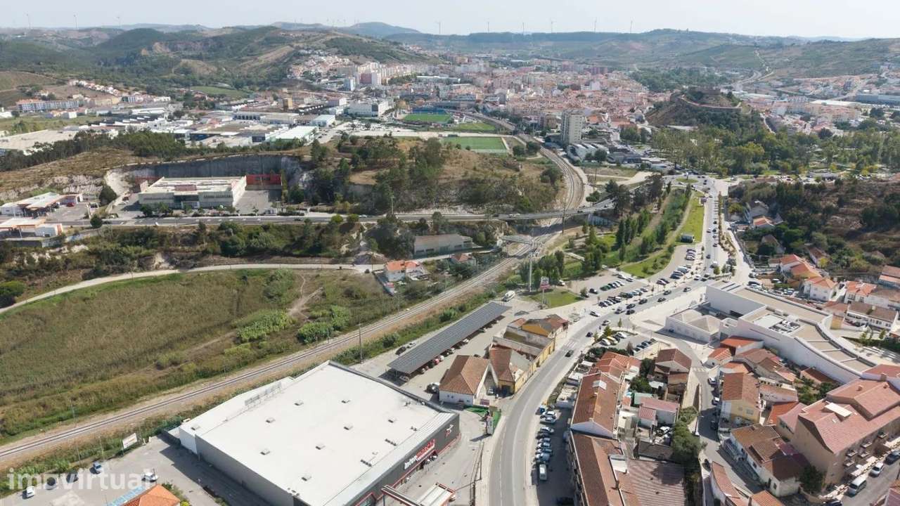 Imóvel comercial com 340 m² no centro de Torres Vedras - Grande imagem: 5/23