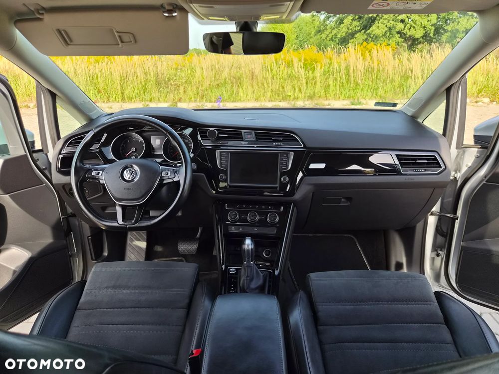 Volkswagen Touran - 14