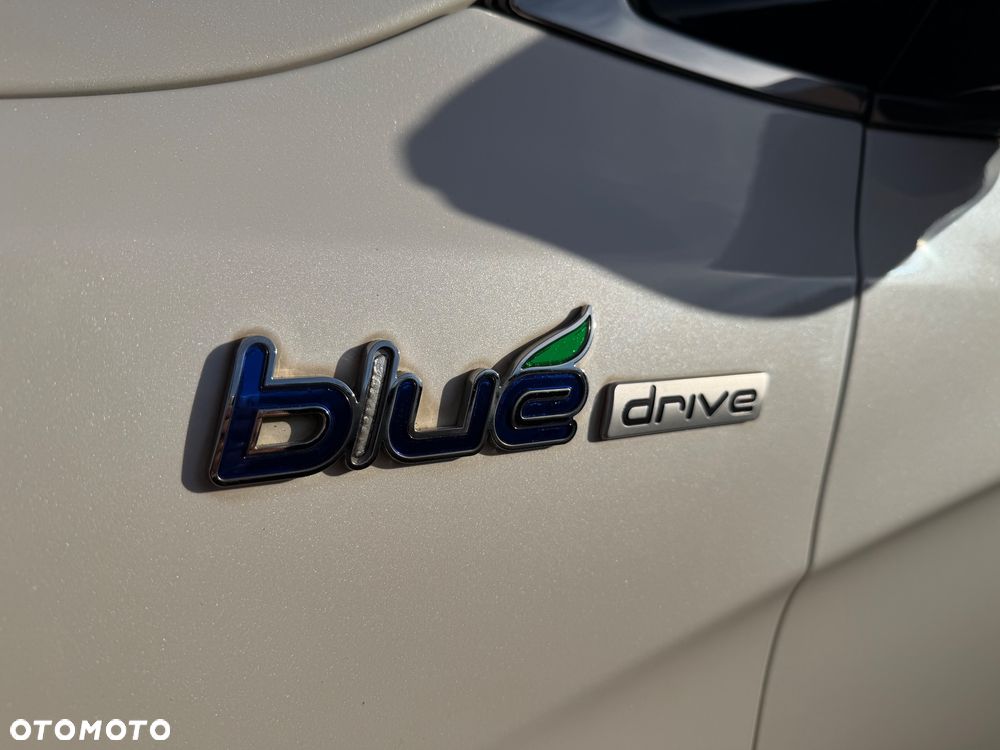 Hyundai i40 Kombi blue 1.6 Family - 11
