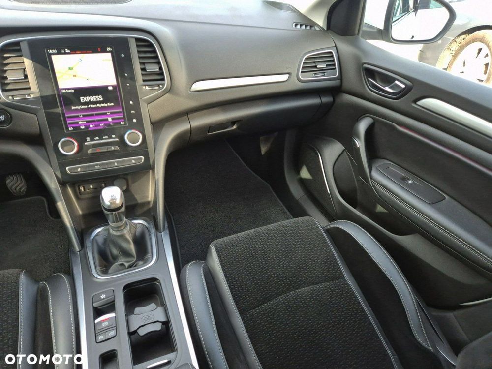 Renault Megane ENERGY TCe 130 INTENS - 25