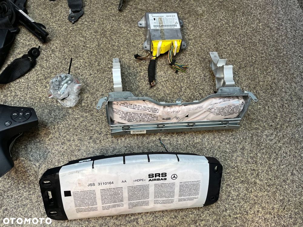 Pasy przod tyl poduszka kierowcy pasazera modul AIRBAG W204 KOMBI KPL - 3